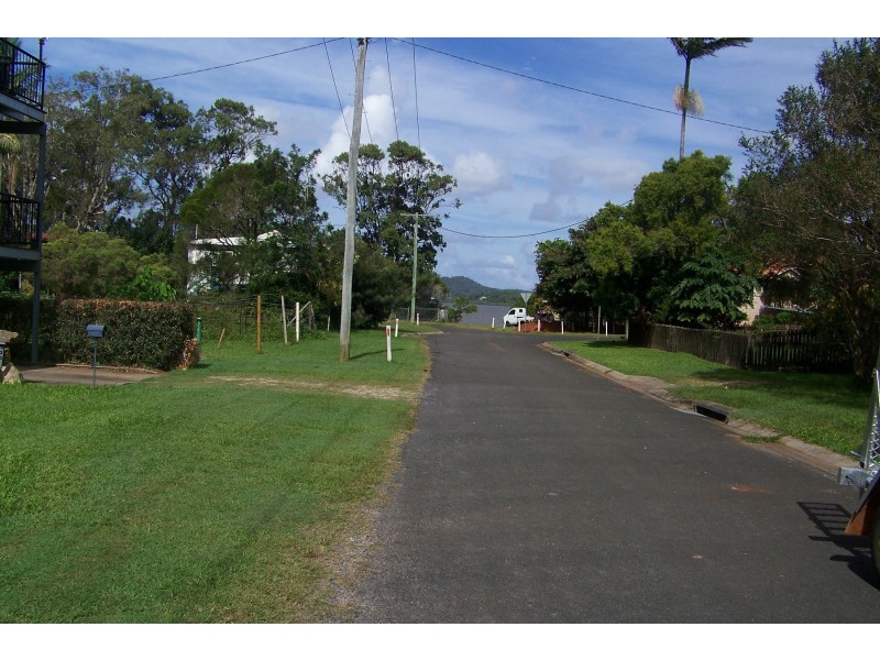 28 PAULA pde, Lamb Island QLD 4184