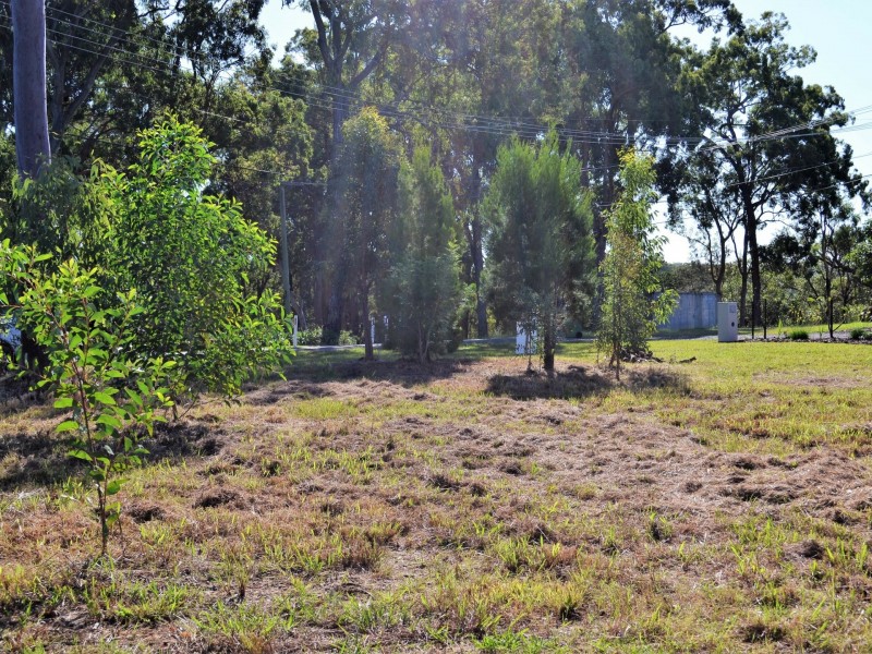 21 Blue Bay Crescent, Macleay Island QLD 4184