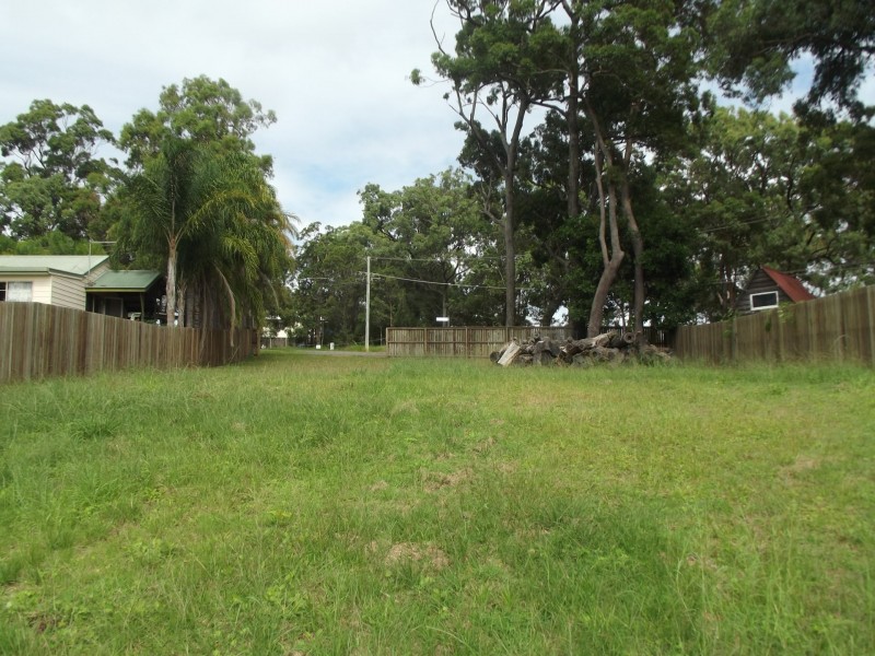 29 Calm Waters Crescent, Macleay Island QLD 4184