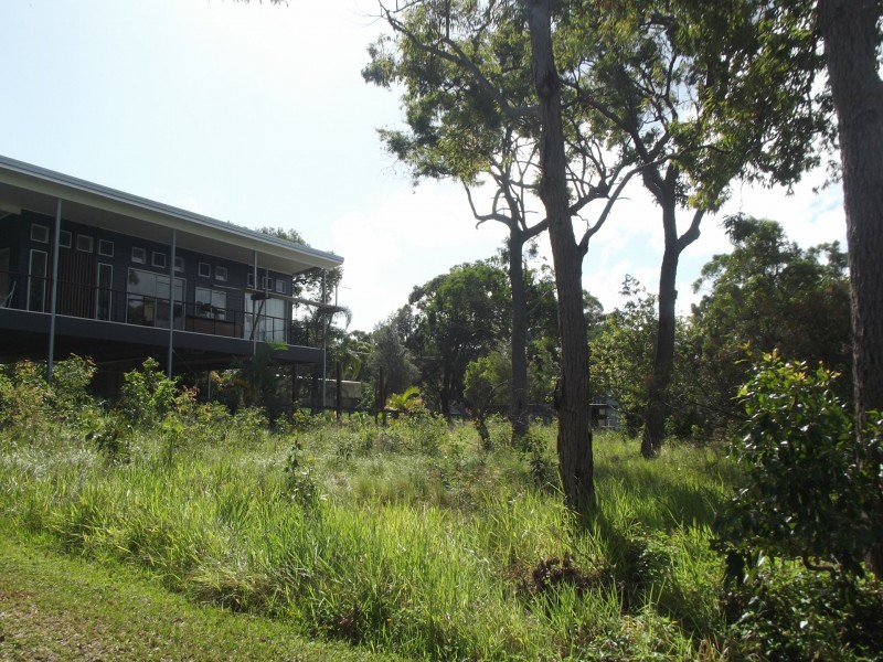 25 Kooberry Street, Macleay Island QLD 4184