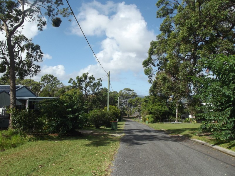 25 Kooberry Street, Macleay Island QLD 4184