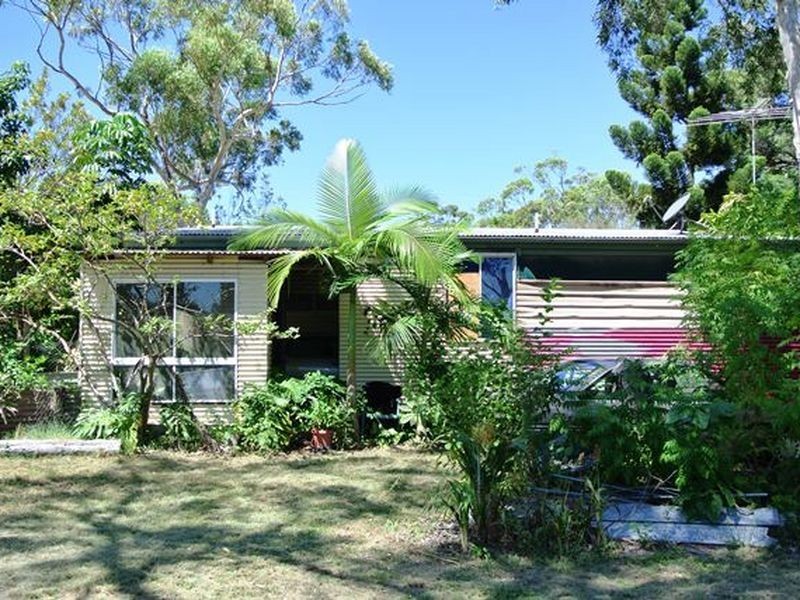 2-4 Panaroo Street, Macleay Island QLD 4184