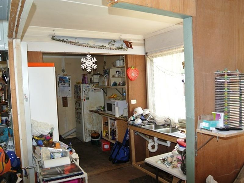 2-4 Panaroo Street, Macleay Island QLD 4184