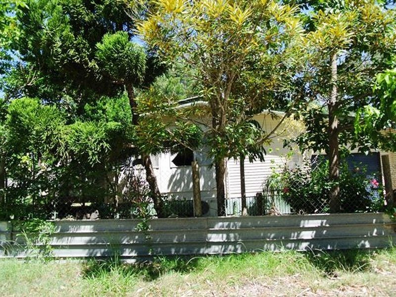 2-4 Panaroo Street, Macleay Island QLD 4184