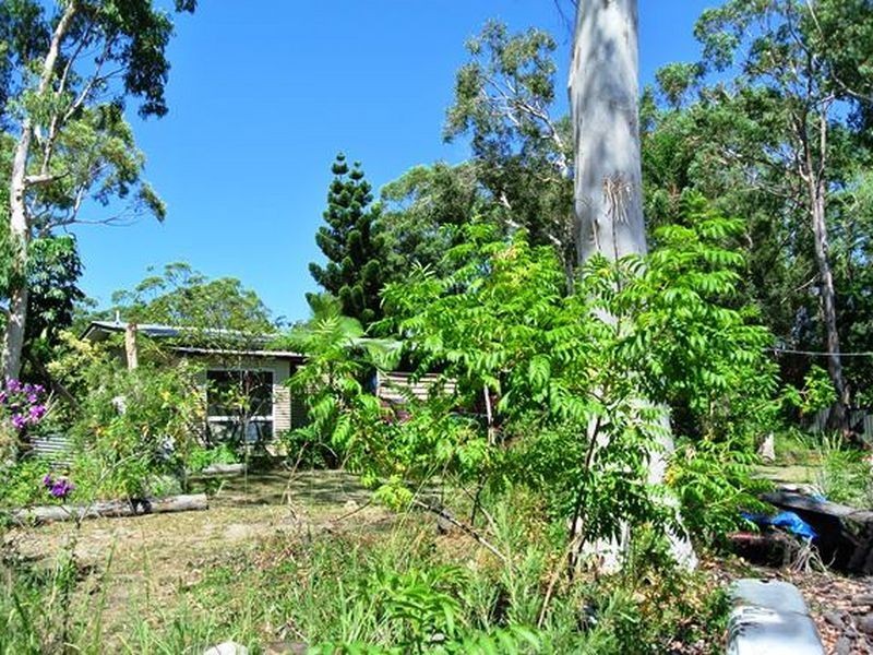 2-4 Panaroo Street, Macleay Island QLD 4184