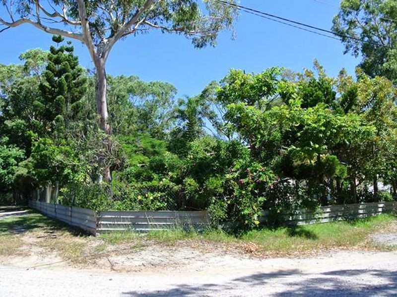 2-4 Panaroo Street, Macleay Island QLD 4184