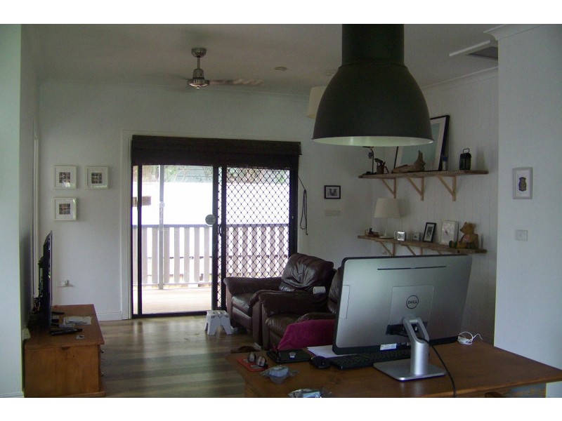 6 JUNE pde, Lamb Island QLD 4184