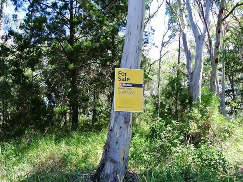 17 High Central Road, Macleay Island QLD 4184