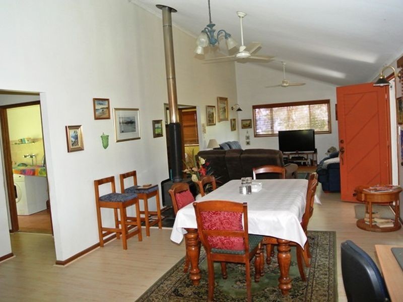 4 Wharf Street, Macleay Island QLD 4184