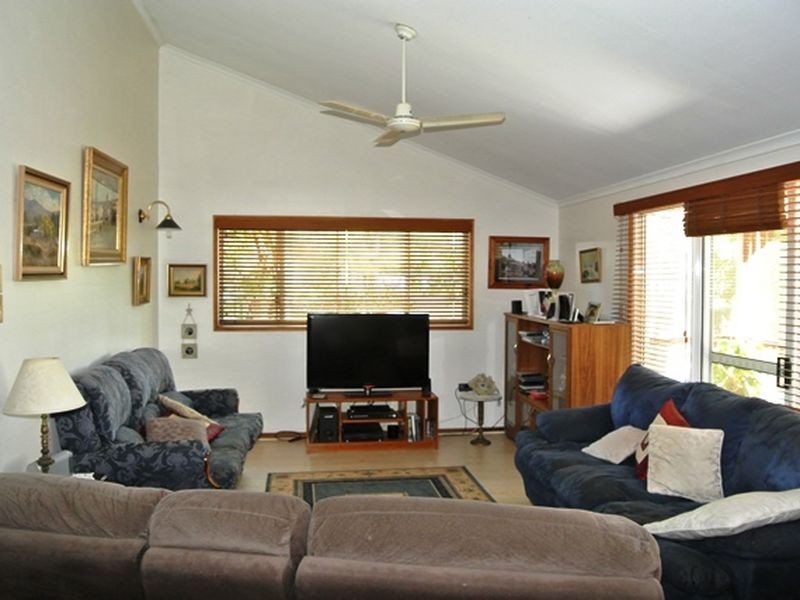 4 Wharf Street, Macleay Island QLD 4184