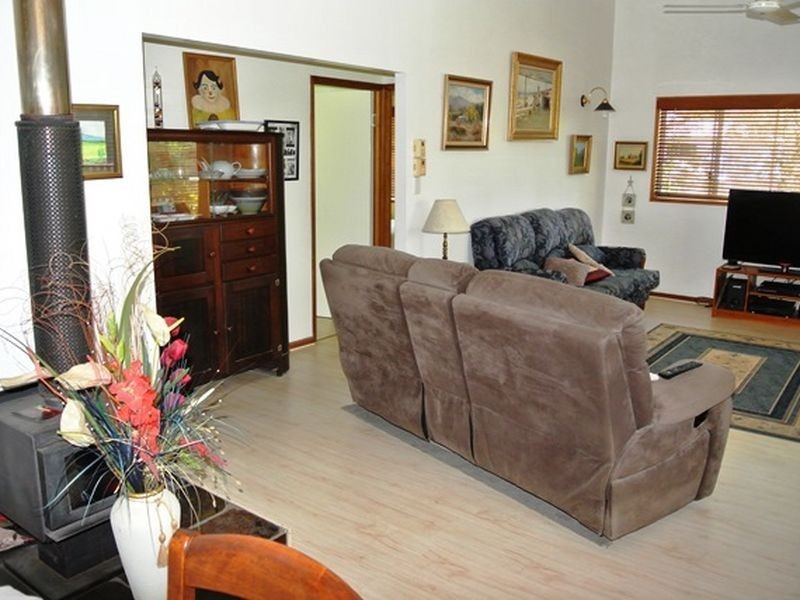 4 Wharf Street, Macleay Island QLD 4184