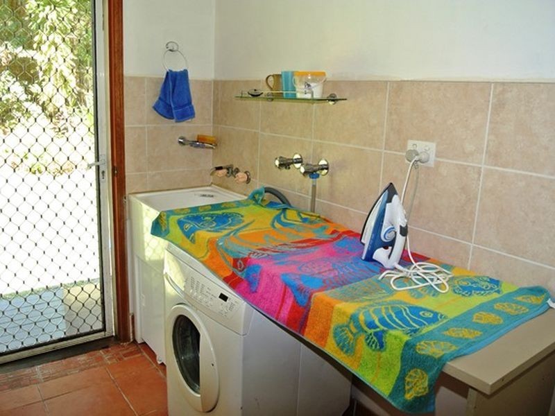 4 Wharf Street, Macleay Island QLD 4184