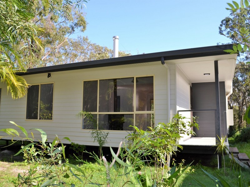 39 Alexander Street, Macleay Island QLD 4184