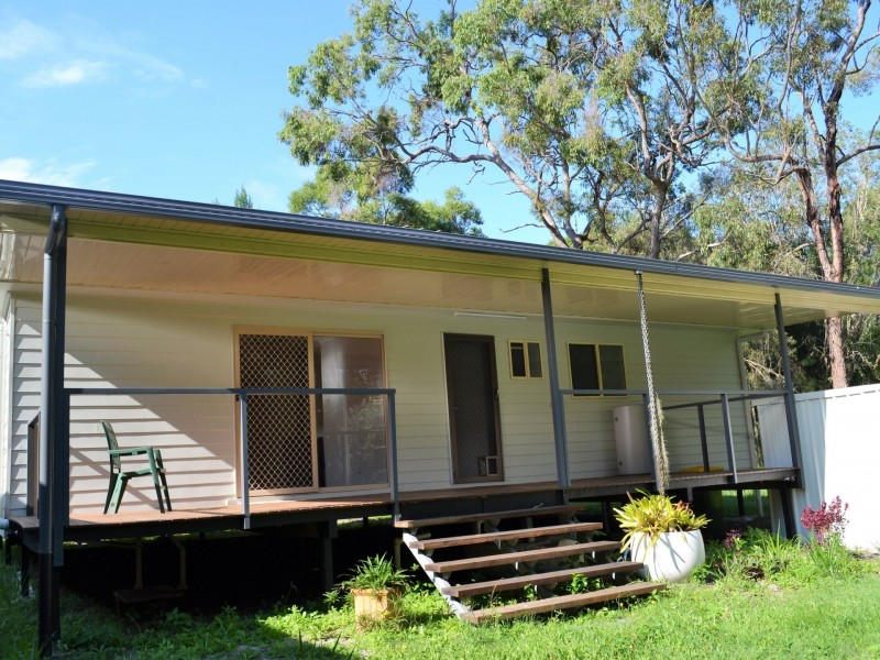 39 Alexander Street, Macleay Island QLD 4184