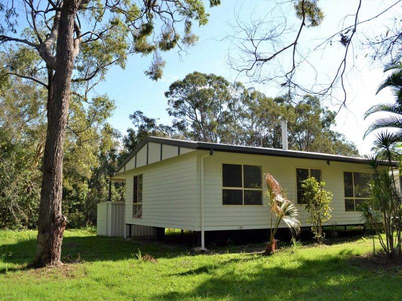 39 Alexander Street, Macleay Island QLD 4184
