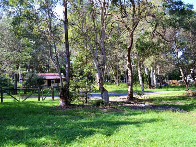 39 Alexander Street, Macleay Island QLD 4184