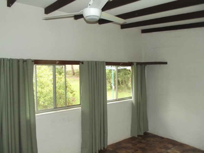 2 Curlew Street, Macleay Island QLD 4184