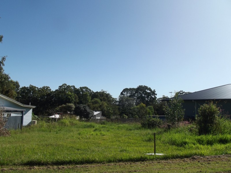 11-13 Blue Waters Crescent, Macleay Island QLD 4184