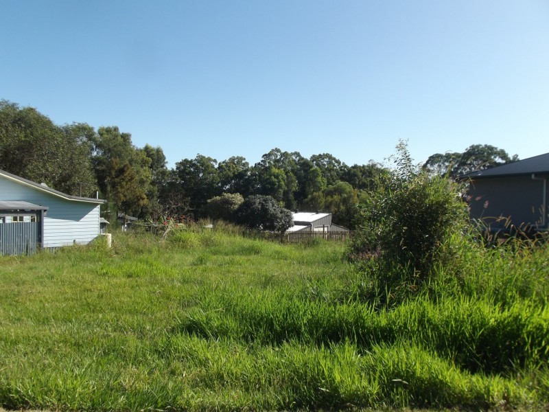 11-13 Blue Waters Crescent, Macleay Island QLD 4184