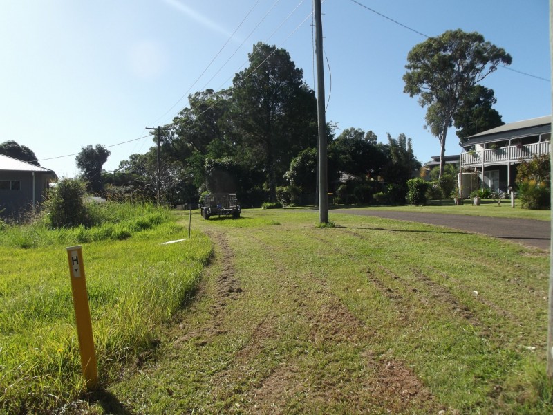 11-13 Blue Waters Crescent, Macleay Island QLD 4184