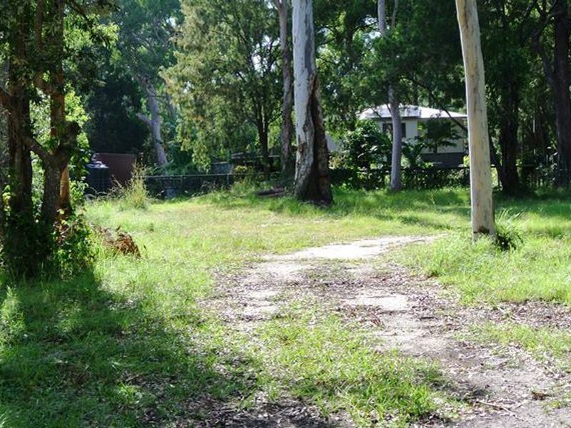 16 President Terrace, Macleay Island QLD 4184