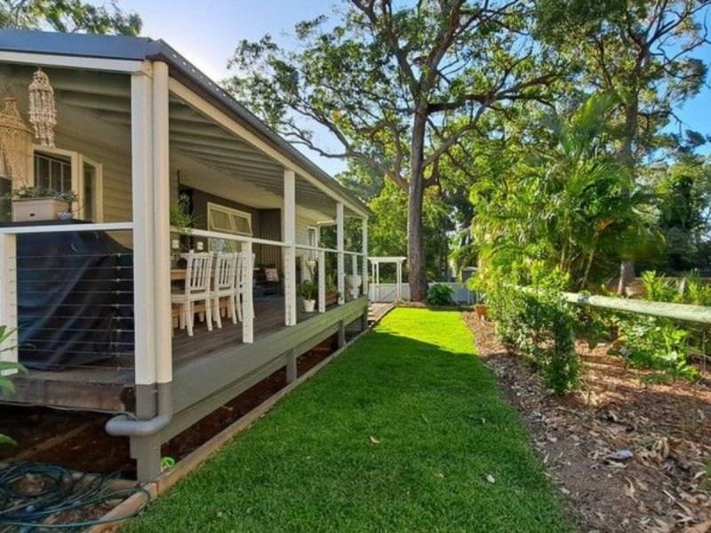 8 Curlew Street, Macleay Island QLD 4184