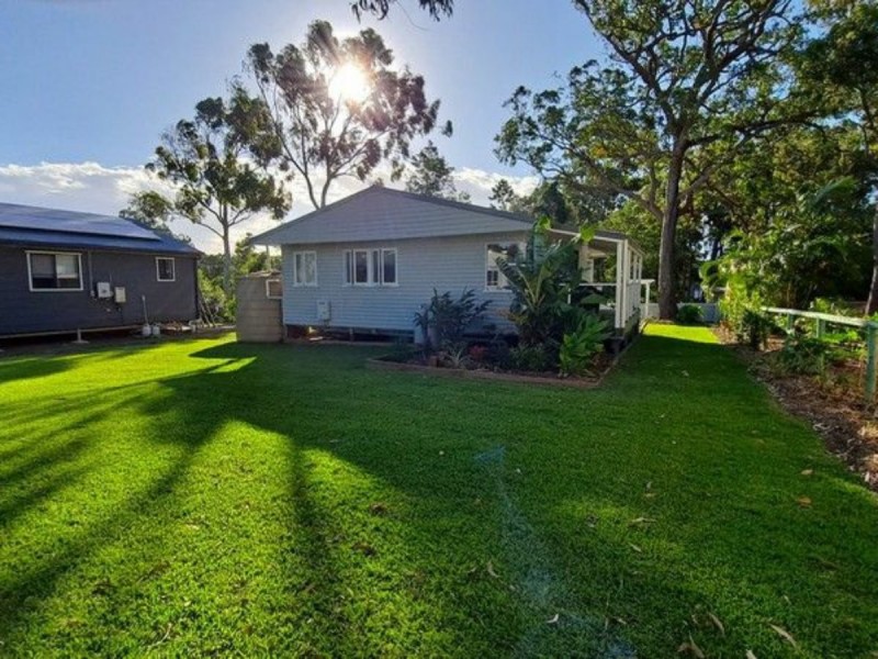 8 Curlew Street, Macleay Island QLD 4184