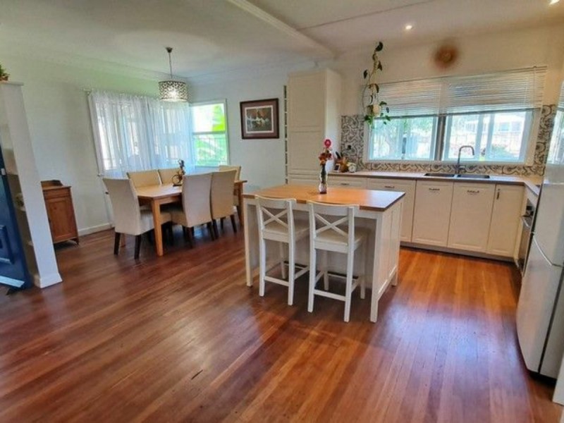 8 Curlew Street, Macleay Island QLD 4184