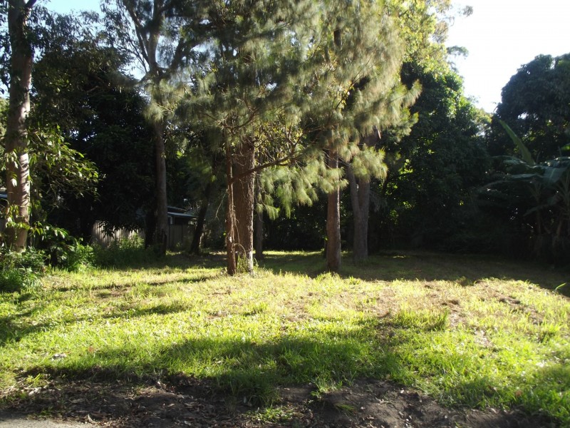 33 Cooee Crescent, Macleay Island QLD 4184
