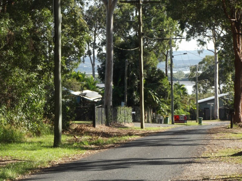 13 Noon-Muckle Street, Macleay Island QLD 4184