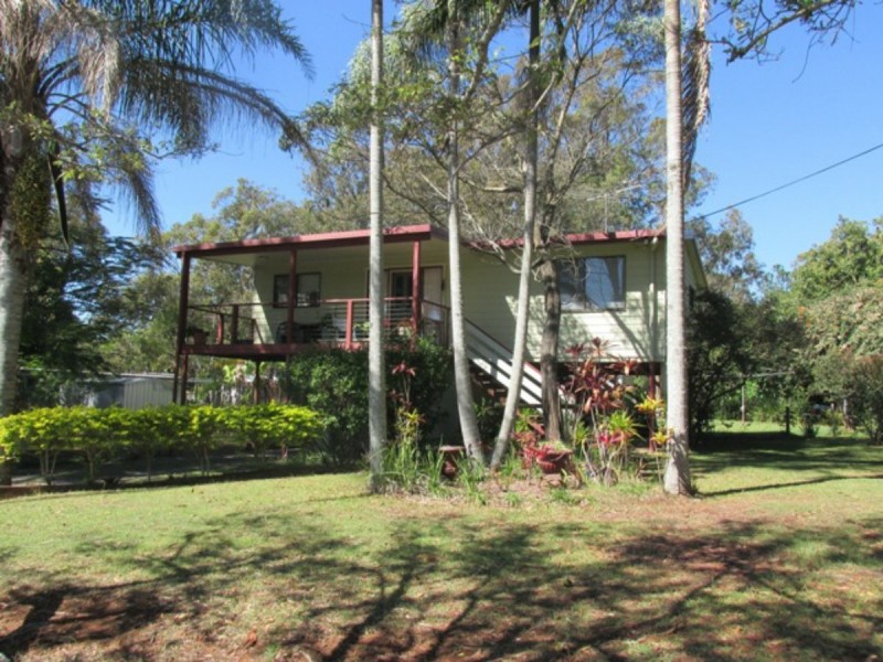 10 Hamilton Pde, Macleay Island QLD 4184
