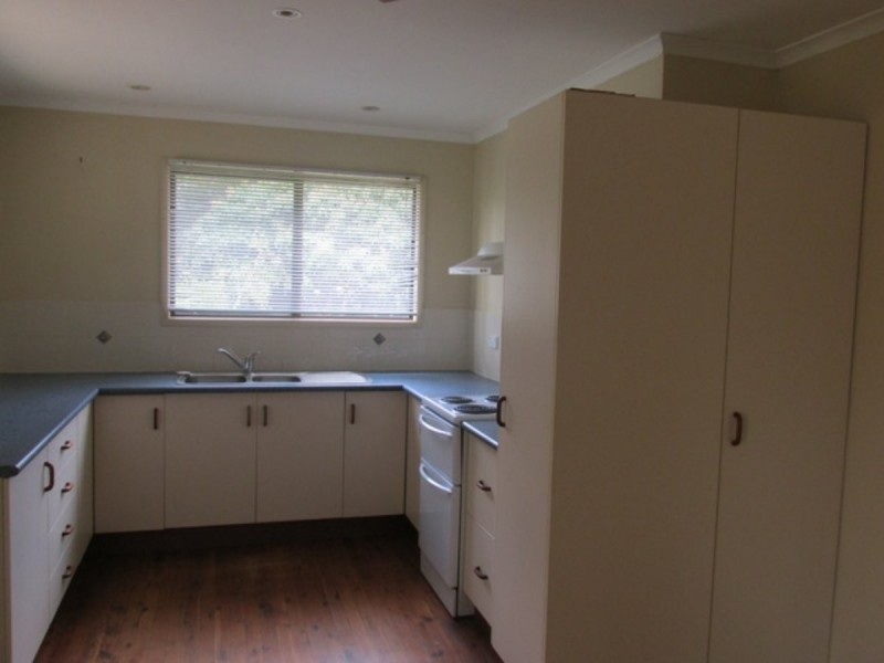 10 Hamilton Pde, Macleay Island QLD 4184