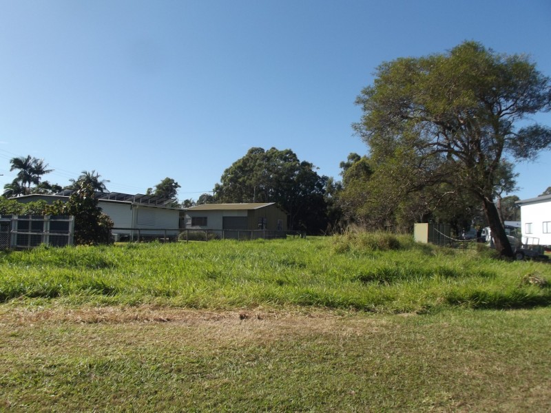 4 Alexander Street, Macleay Island QLD 4184
