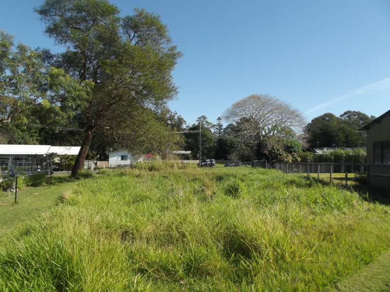 4 Alexander Street, Macleay Island QLD 4184