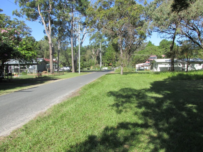 5 Nugent Street, Macleay Island QLD 4184