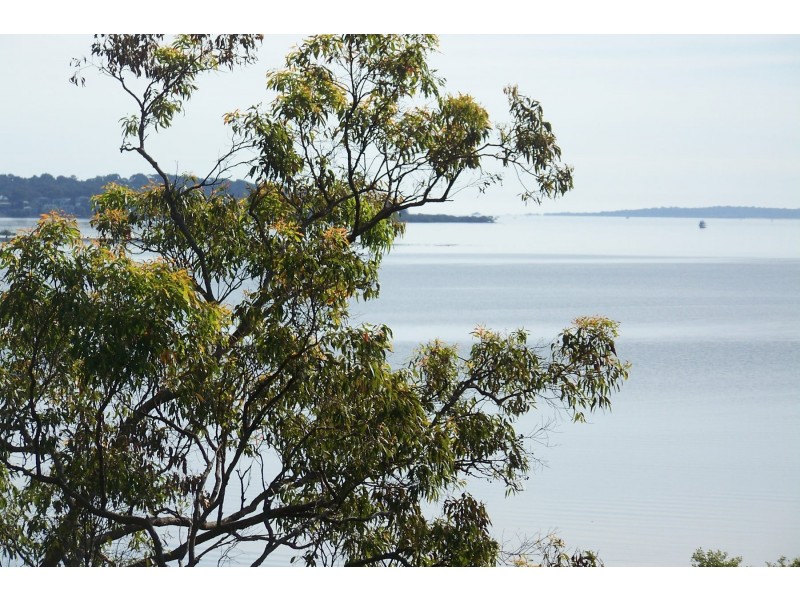 57 PERULPA DR, Lamb Island QLD 4184