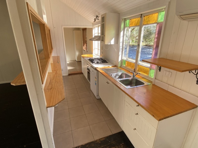 14 Allambie Street, Macleay Island QLD 4184
