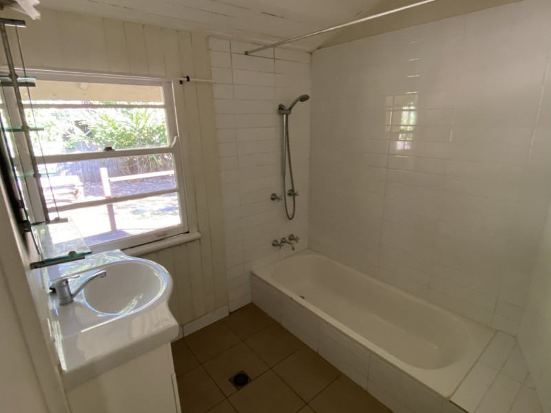 14 Allambie Street, Macleay Island QLD 4184