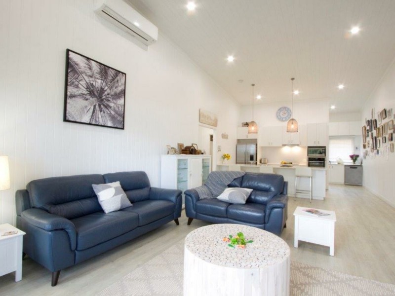 47 TINA AV, Lamb Island QLD 4184