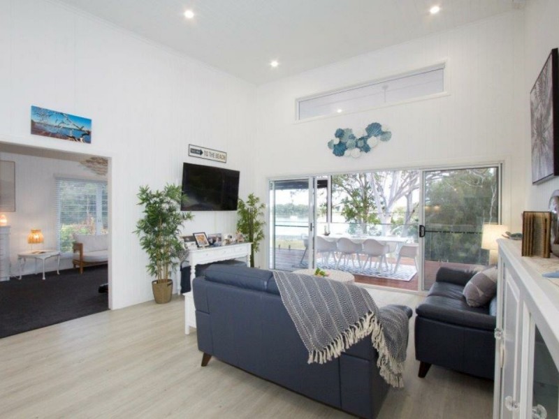 47 TINA AV, Lamb Island QLD 4184