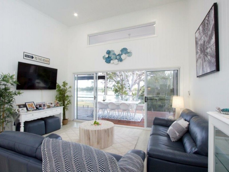 47 TINA AV, Lamb Island QLD 4184