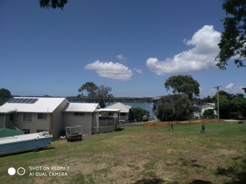 31 LUCAS DR, Lamb Island QLD 4184