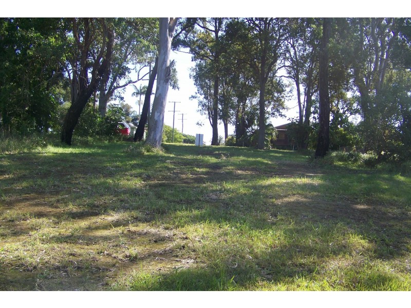 31 LUCAS DR, Lamb Island QLD 4184