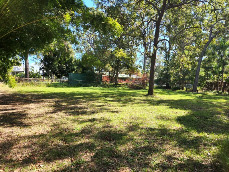 8-10 Blue Bay Crescent, Macleay Island QLD 4184