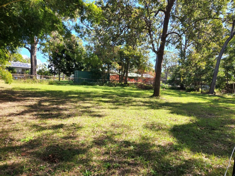 8-10 Blue Bay Crescent, Macleay Island QLD 4184