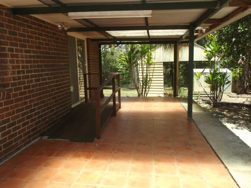 12 Blue Water Crescent, Macleay Island QLD 4184