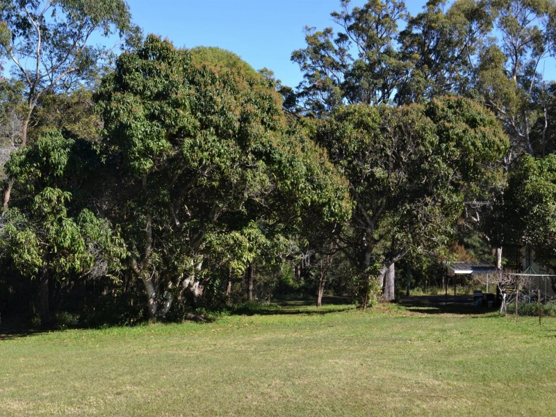 7 Michael Street, Macleay Island QLD 4184