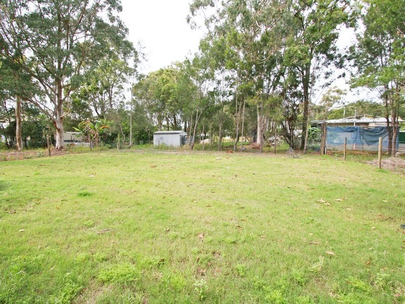 22 Cathy Street, Macleay Island QLD 4184
