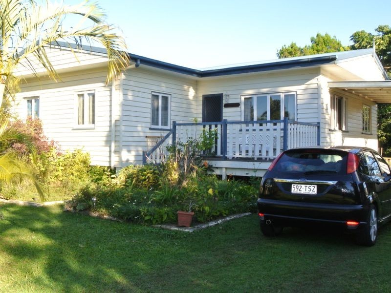 4 Glen Street, Macleay Island QLD 4184