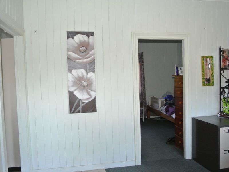 4 Glen Street, Macleay Island QLD 4184